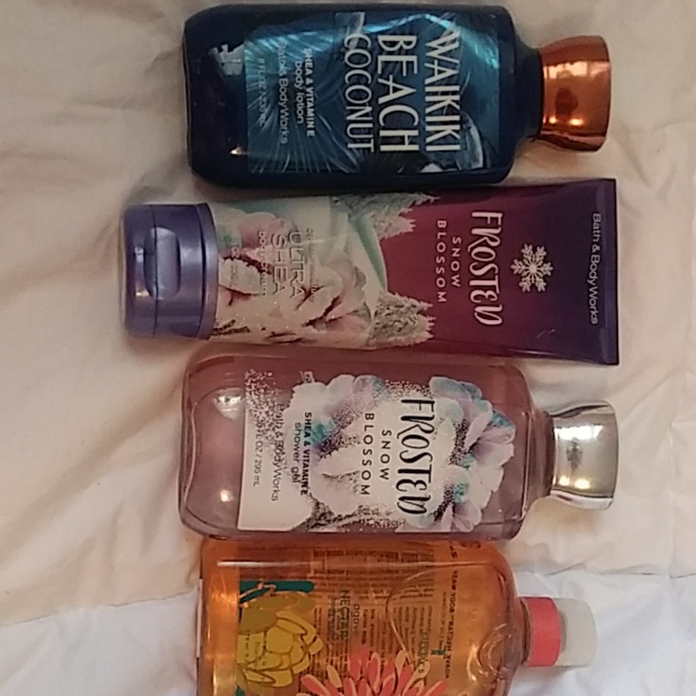 2 shower gels 2 lotions